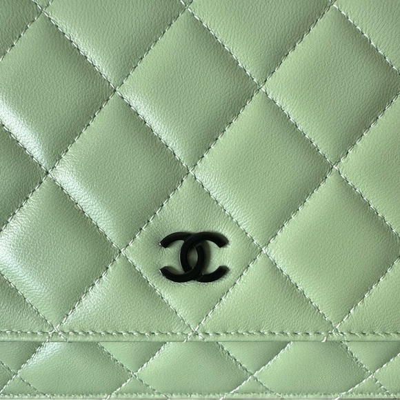 CHANEL CAVIAR QUILTED WALLET ON CHAIN (WOC) - Picture 3 of 7